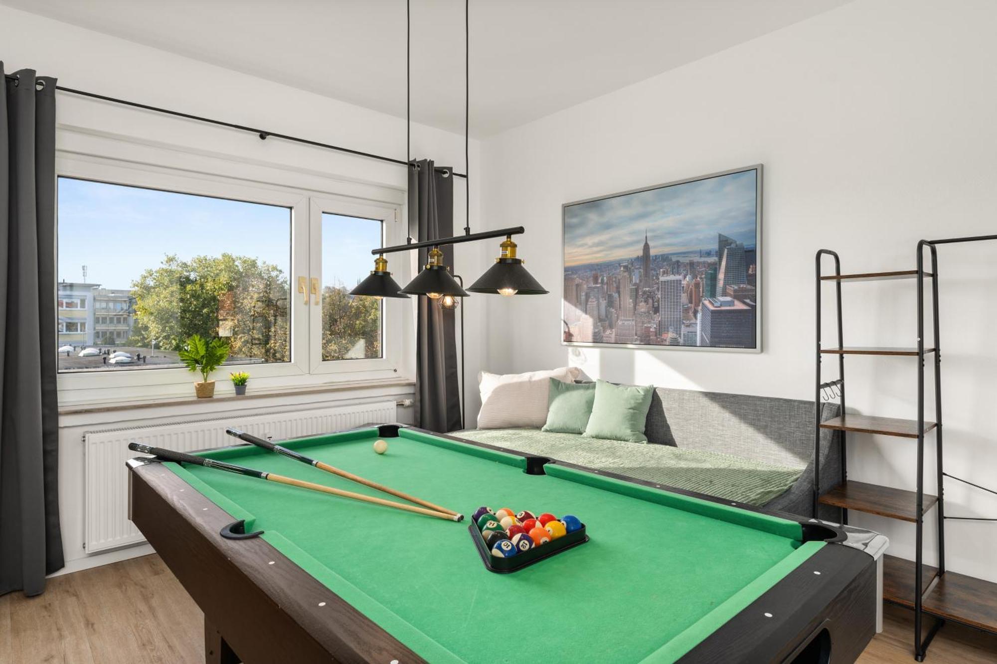 Homely-Apartment Manhattanart, Zentral, Parkplatz, Billard,Ps4, Dart, Balkon Билефелд Екстериор снимка