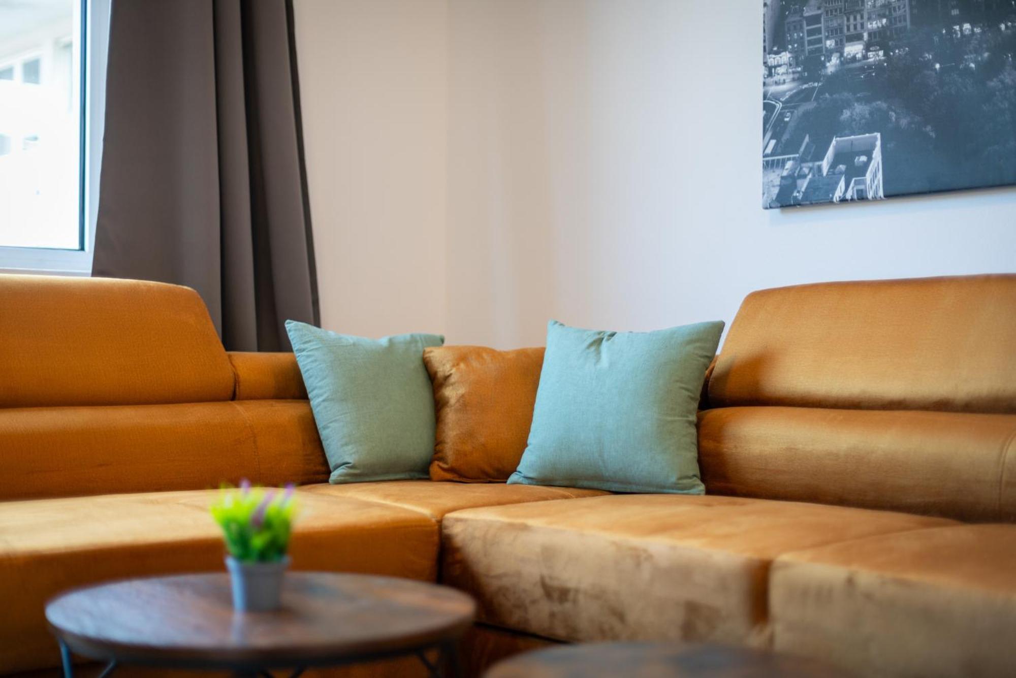 Homely-Apartment Manhattanart, Zentral, Parkplatz, Billard,Ps4, Dart, Balkon Билефелд Екстериор снимка