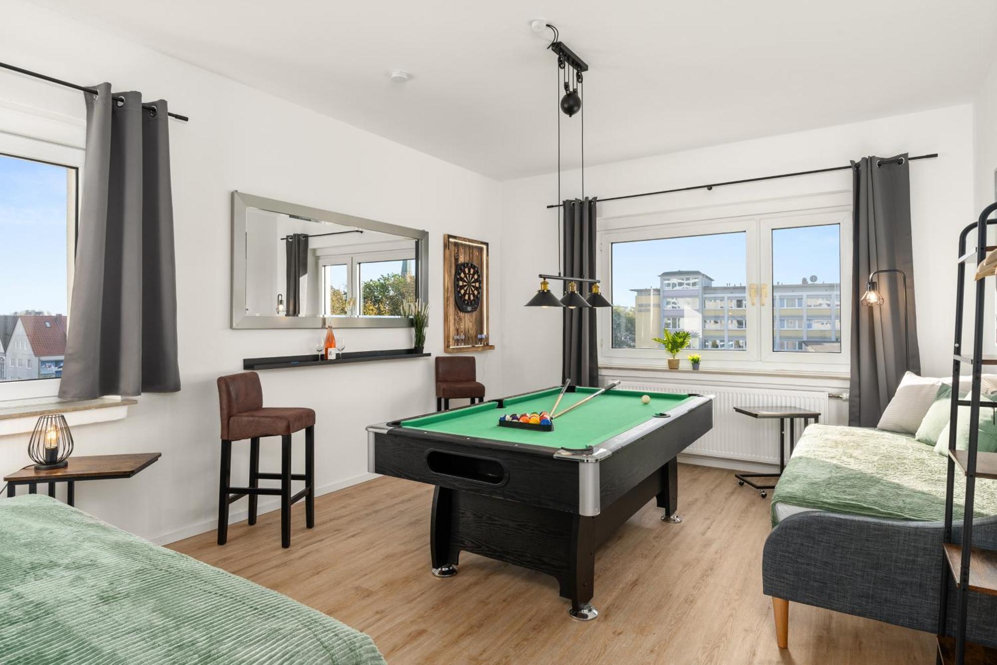 Homely-Apartment Manhattanart, Zentral, Parkplatz, Billard,Ps4, Dart, Balkon Билефелд Екстериор снимка