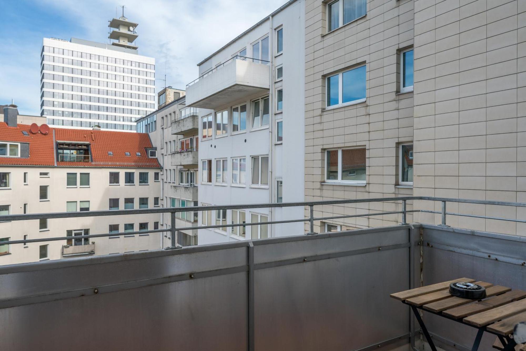 Homely-Apartment Manhattanart, Zentral, Parkplatz, Billard,Ps4, Dart, Balkon Билефелд Екстериор снимка